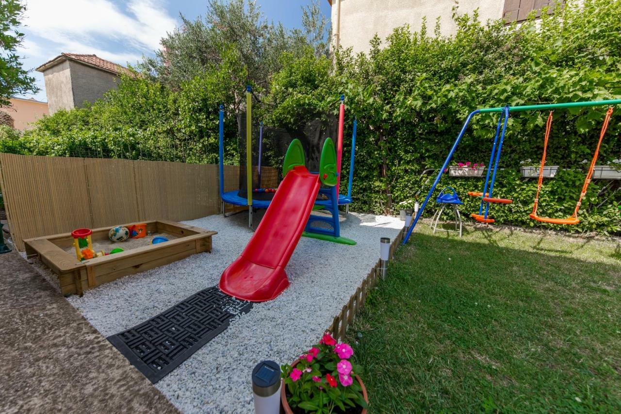 Apartman Nikolic 2 Kaštela Exterior foto